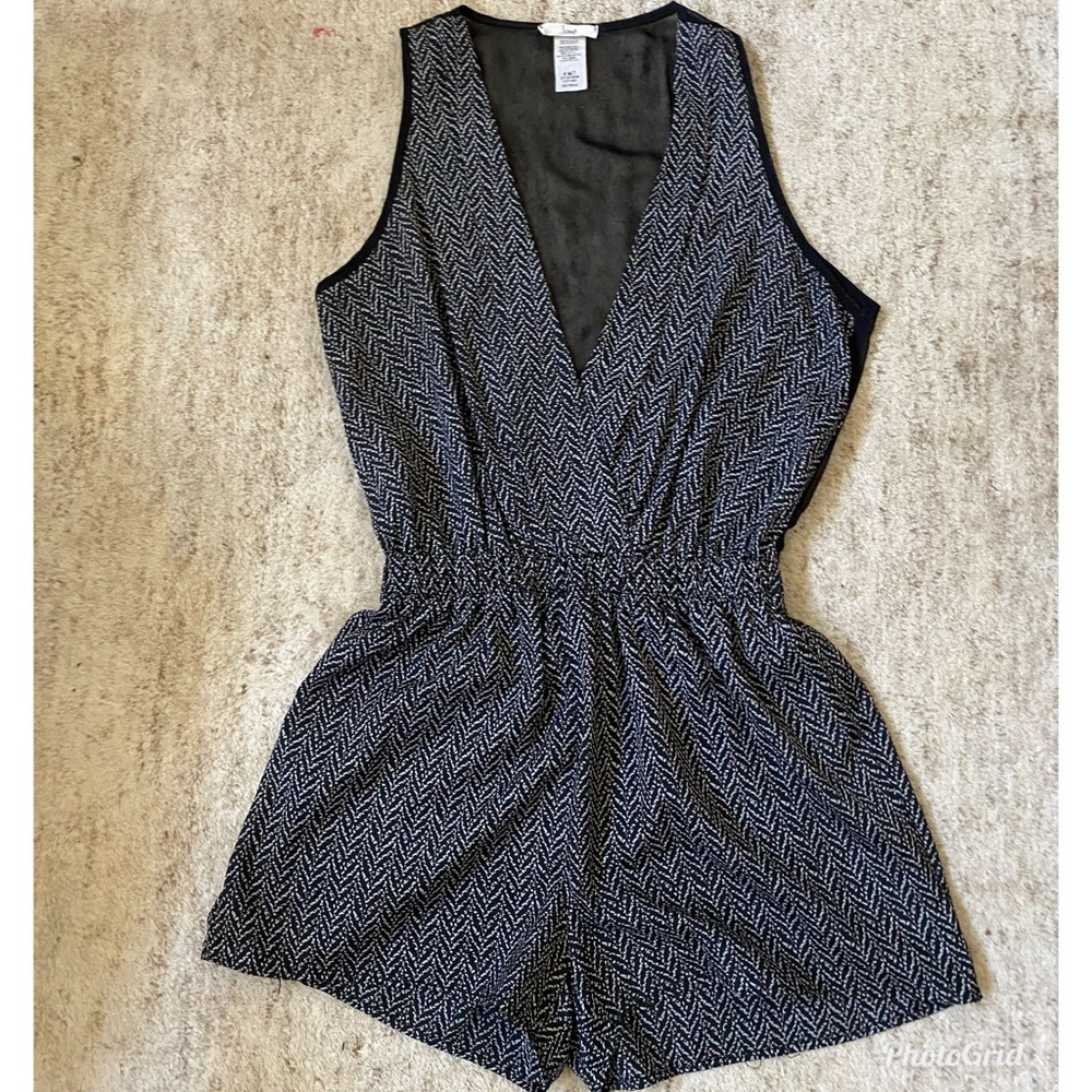 🔹DONATED🔹 chevron / romper